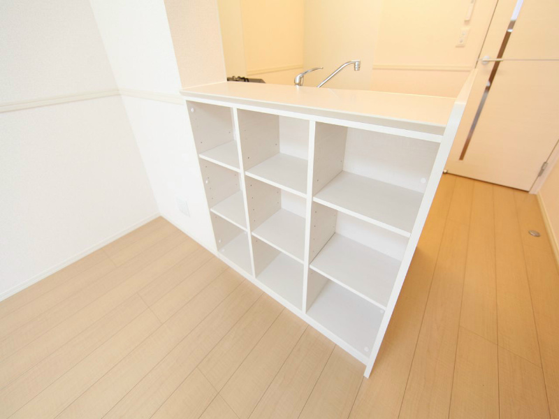 Ｌａ　ｍａｉｓｏｎ　ｄｅ　ＢＶ（ラメゾンドビーブイ） カウンターキッチン裏の棚