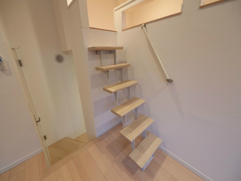 ブランドハウス城西１ お部屋に階段あり