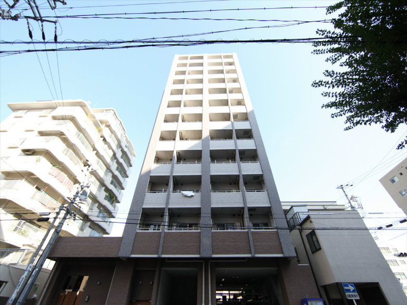 外観　オートロック付　宅配ＢＯＸ付　防犯カメラ付