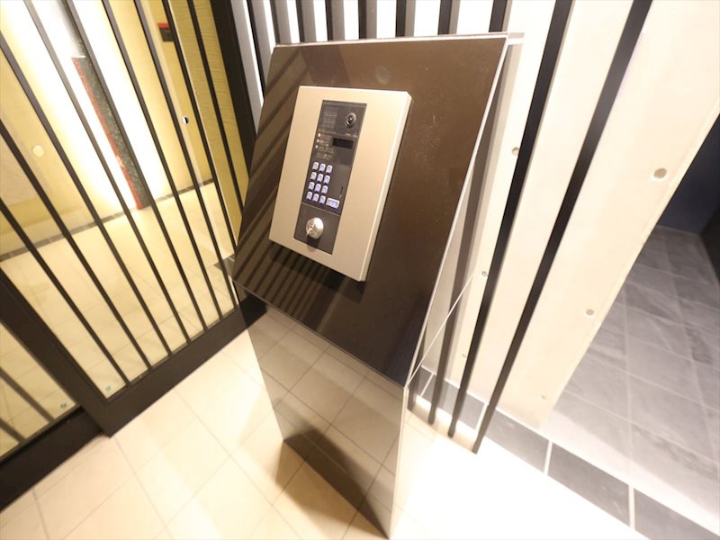 Alba Grande名護屋（アルバグランデ名護屋） エントランス　オートロック