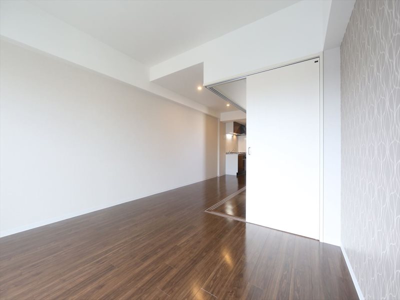 Alba Grande名護屋（アルバグランデ名護屋） LDK14.8帖　洋室4.5帖と繋げても仕切っても使えます
