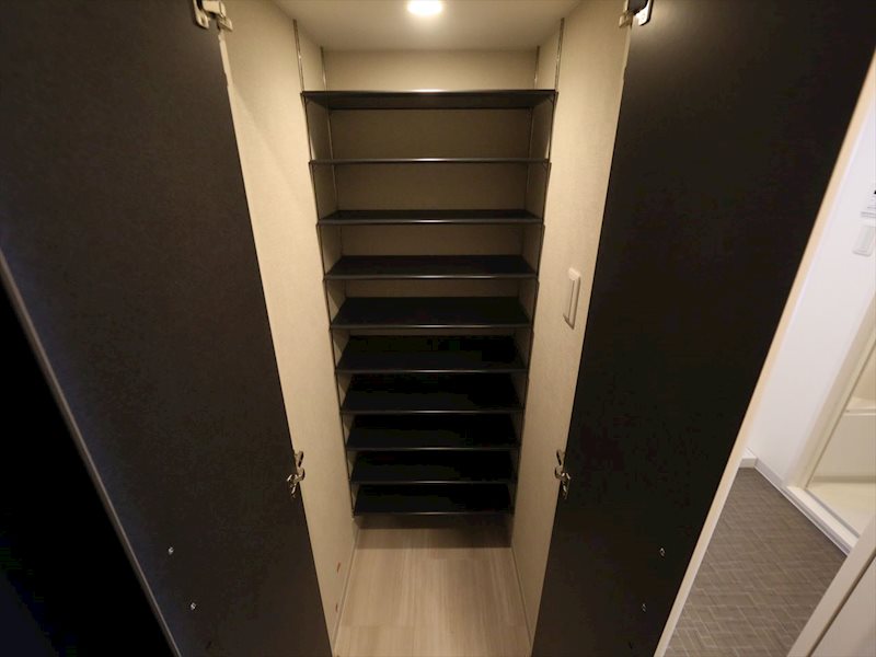 Alba Grande名護屋（アルバグランデ名護屋） 玄関　シューズウォークインクローゼット