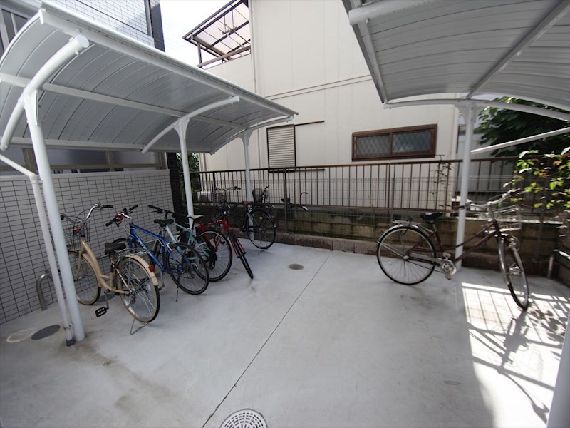 エントピア桜山 屋根付き駐輪場