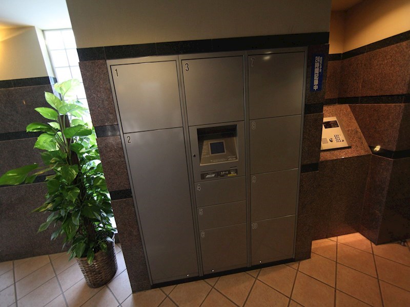 フローラル泉 宅配ＢＯＸ付　不在時に荷物を受け取ることができます
