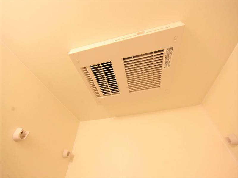 プレサンス丸の内城雅 浴室暖房乾燥機付  24時間換気機能付バスルーム