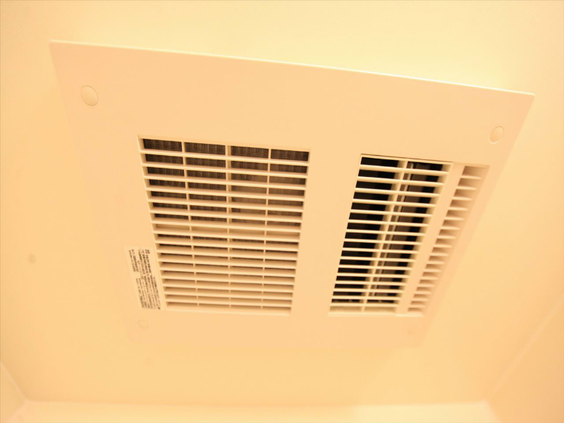 プレサンス丸の内城雅 浴室暖房乾燥機　24時間換気機能付バスルーム