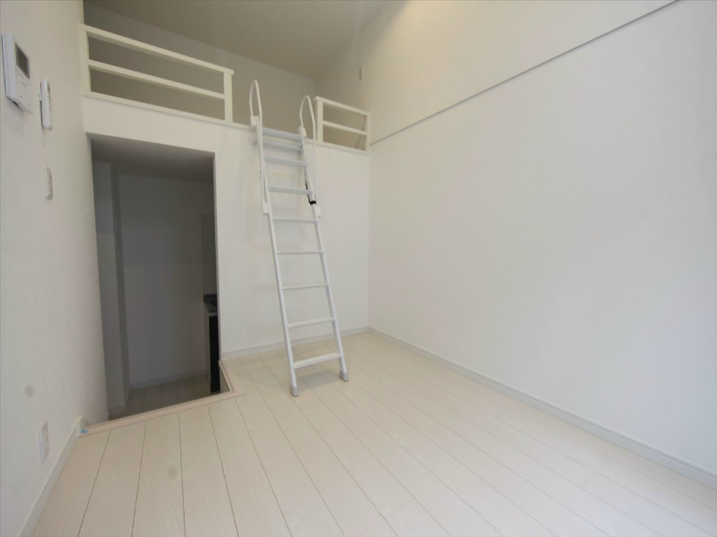 ラ・カンパネラ 洋室4.8帖　ロフト5.4帖（収納でもお部屋でも使えます）