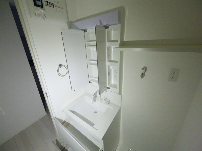 リヴェール 脱衣所　独立洗面台（シャンプードレッサー）洗濯機用意できます