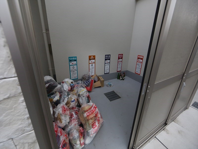 セレステーション 敷地内ゴミ捨て場