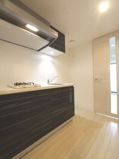 S-RESIDENCE今池南 システムキッチン（ガス2口コンロ付）