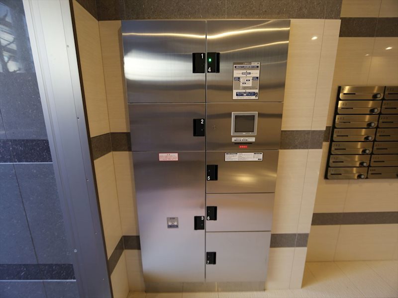 Ｚ・Ｒ名駅 宅配BOX　不在時に荷物の受け取りができます