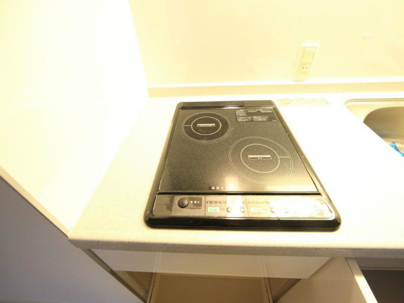 ミュプレ矢場町 システムキッチン（ＩＨ2口）冷蔵庫・レンジ等ご用意できます