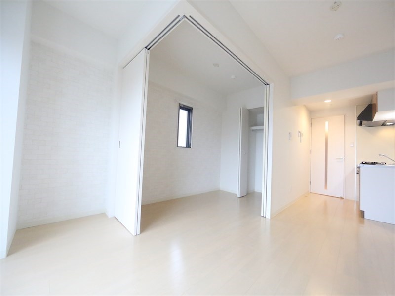 ＬａＢｒｅａ　Ｙａｇｕｍａ（ラブレアヤグマ） ＬＤＫ9.6帖　洋室3.3帖　つなげても仕切っても使えます