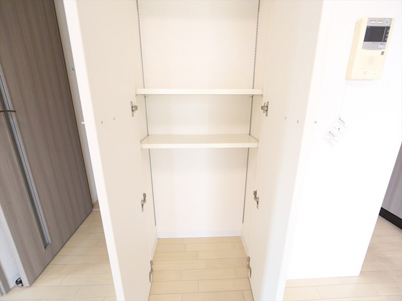 シュライン樹館 リビングにある収納（収納充実してます）