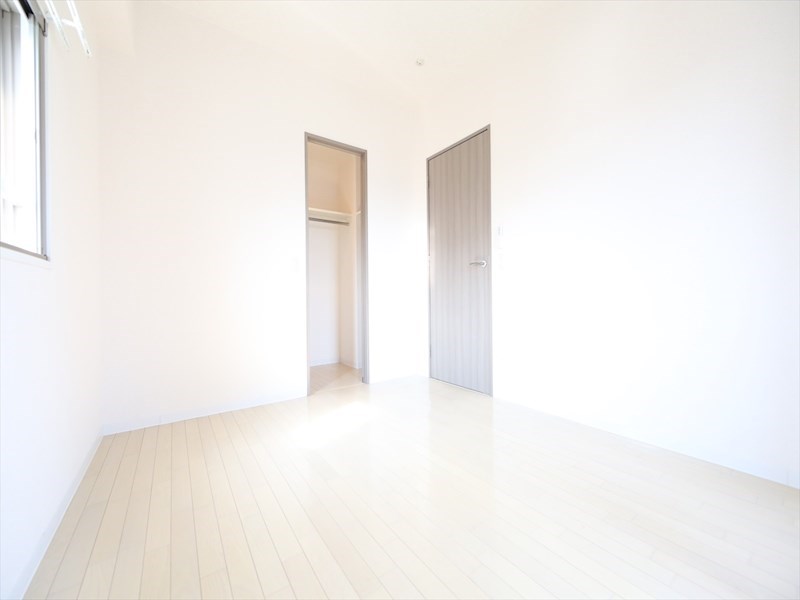 シュライン樹館 洋室6帖　ウォークインクローゼット付（収納充実してます）