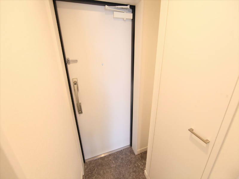 ＩＡＲＩＭ新瑞橋 玄関　シューズボックス付　ダブルロック