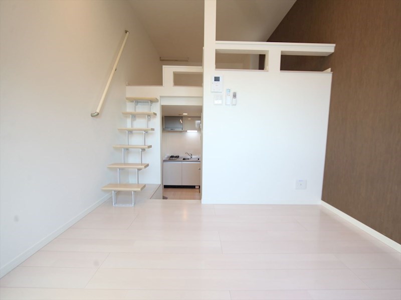 ルナソレイユ 洋室6帖　上段ロフト6.1帖（収納でもお部屋でも使えます）