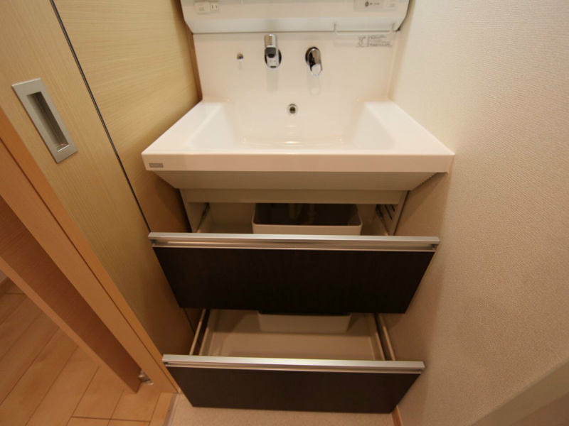 ラフレシールドゥ 脱衣所　独立洗面台（シャンプードレッサー）洗濯機用意できます