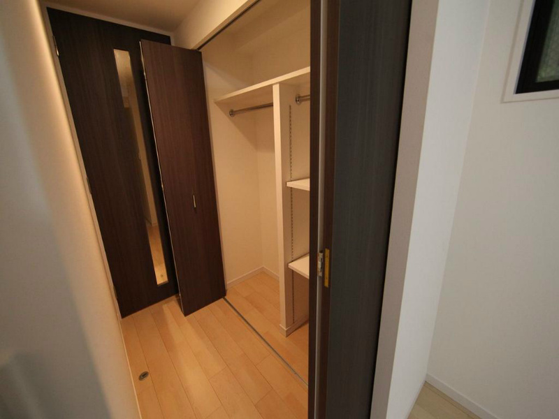 エルスタンザ千代田  クローゼット（収納充実してます）