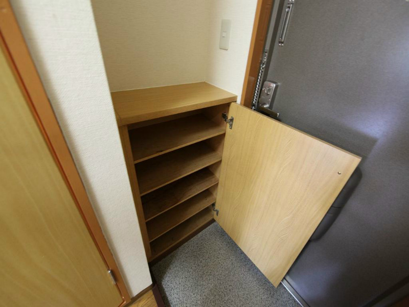 エステート記念橋 玄関　シューズボックス