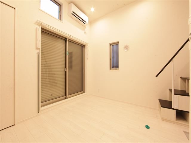 Healing Terrace（ヒーリングテラス） 洋室6帖　ロフト5.6帖（収納にも使えます）エアコン付き