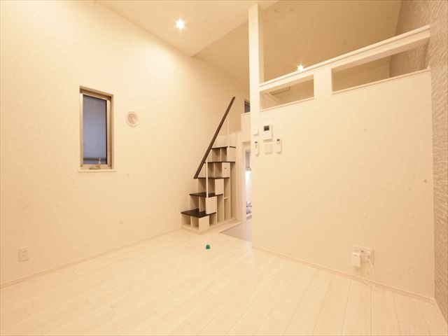 Healing Terrace（ヒーリングテラス） 洋室6帖　ロフト5.6帖（収納にも使えます）エアコン付き