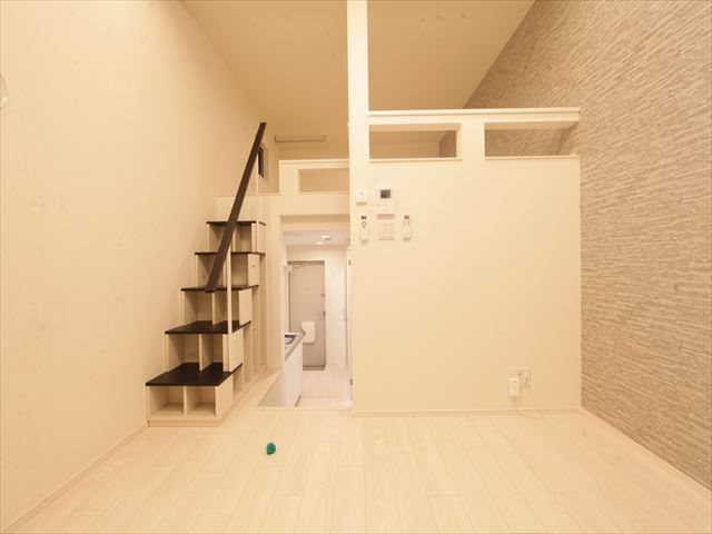 Healing Terrace（ヒーリングテラス） 洋室6帖　ロフト5.6帖（収納にも使えます）エアコン付き