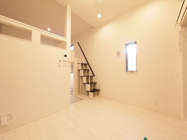 Healing Terrace（ヒーリングテラス） 洋室6帖　ロフト5.6帖（収納にも使えます）エアコン付き