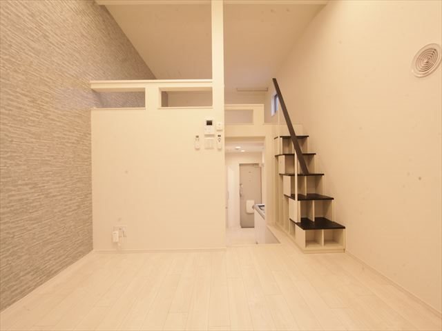 Healing Terrace（ヒーリングテラス） 洋室6帖　ロフト5.6帖（収納にも使えます）エアコン付き