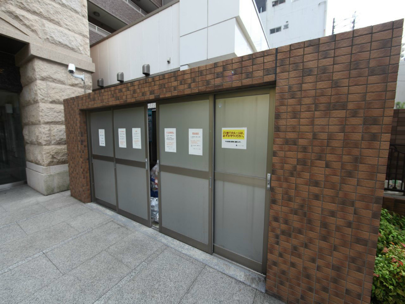プレサンス泉アーバンゲート 敷地内ゴミ捨て場