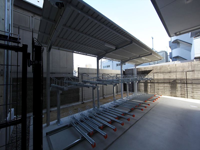 エステムコート名古屋グロース 屋根付き駐輪場