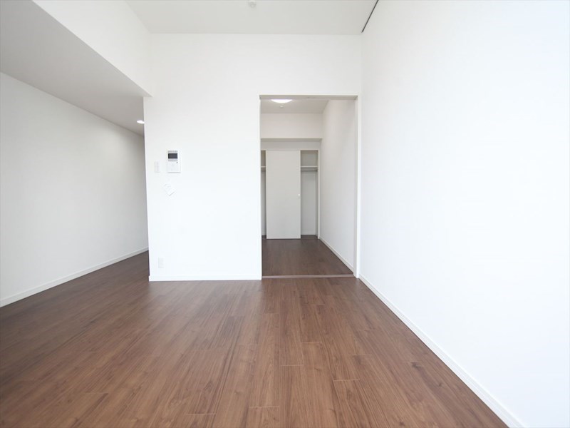 CORNES HOUSE NAGOYA（コーンズハウスナゴヤ） ＬＤＫ12帖　洋室3.5帖　つなげても仕切っても使えます
