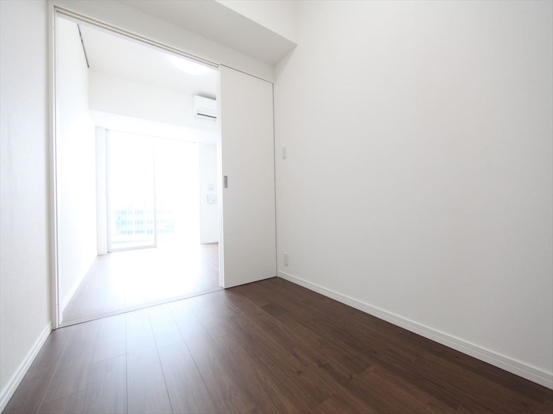 CORNES HOUSE NAGOYA（コーンズハウスナゴヤ） ＬＤＫ12帖　洋室3.5帖　つなげても仕切っても使えます