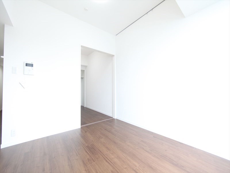 CORNES HOUSE NAGOYA（コーンズハウスナゴヤ） ＬＤＫ12帖　洋室3.5帖　つなげても仕切っても使えます