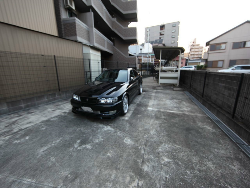 クレセール・サン 敷地内平面駐車場