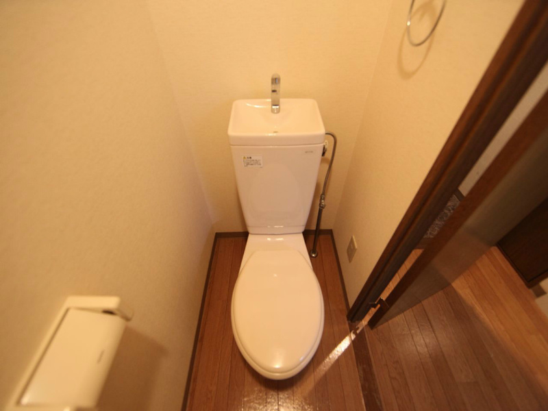 クレセール・サン 新しく温水洗浄便座設置済み