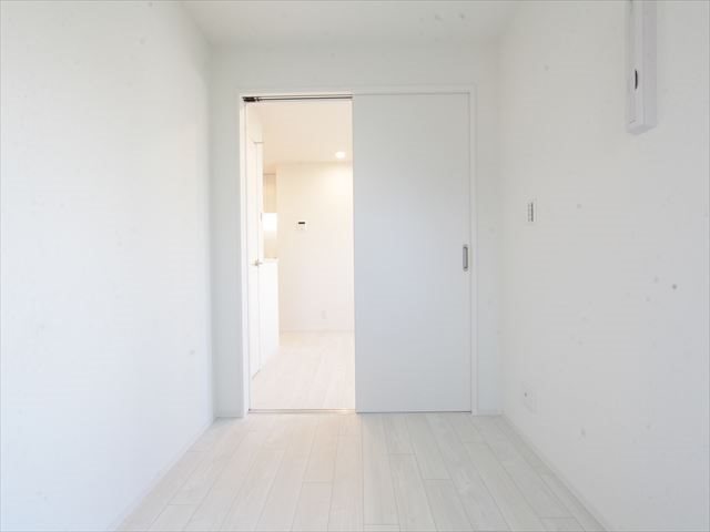ハーモニーテラス城東町Ⅰ 洋室3.3帖　バルコニーに面しています