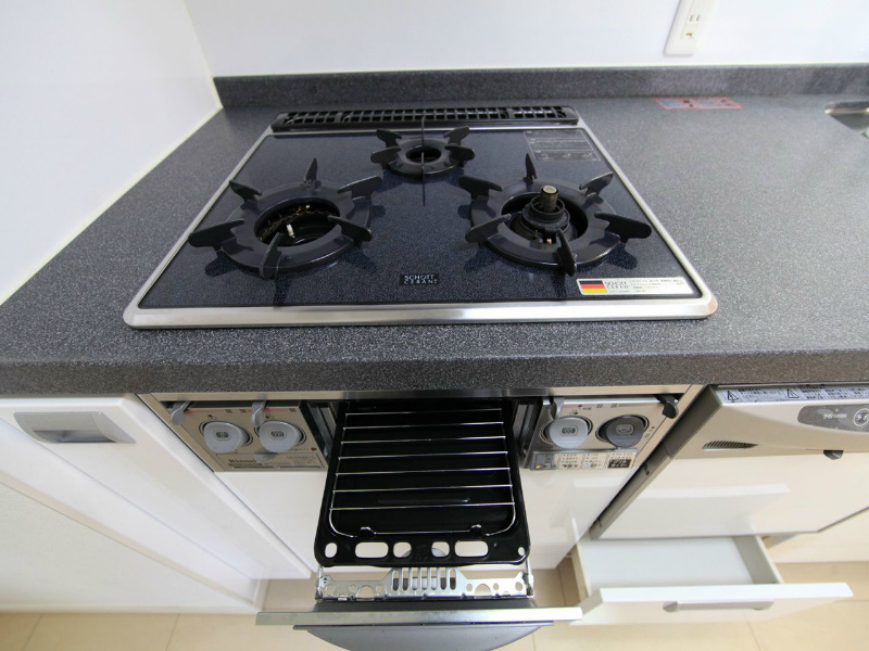 リエトコート丸の内 システムキッチン（ガス3口グリル）食器洗乾燥機