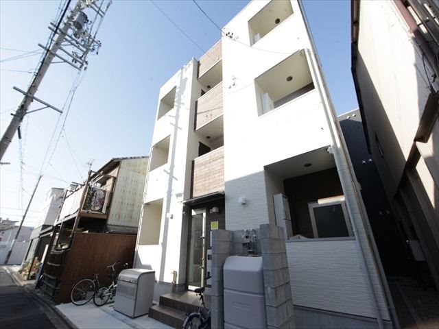 LA VIERE 志賀本通（ラヴィエール） 外観　オートロックTVモニターホン宅配BOX完備