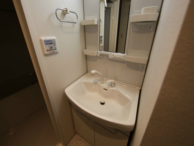 ソレアード 脱衣所　独立洗面台（シャンプードレッサー）洗濯機用意できます