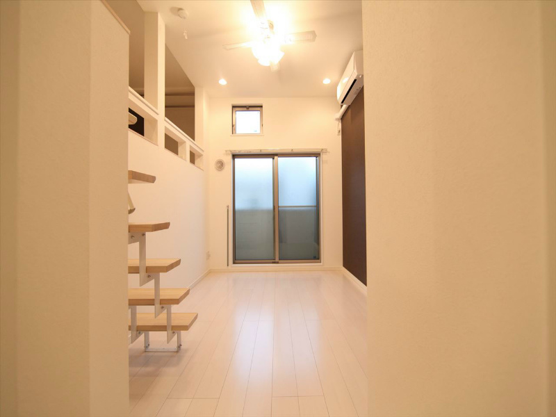 セレーノオオゾネ 洋室6帖　上階ロフト6帖（収納でもお部屋でも使えます）