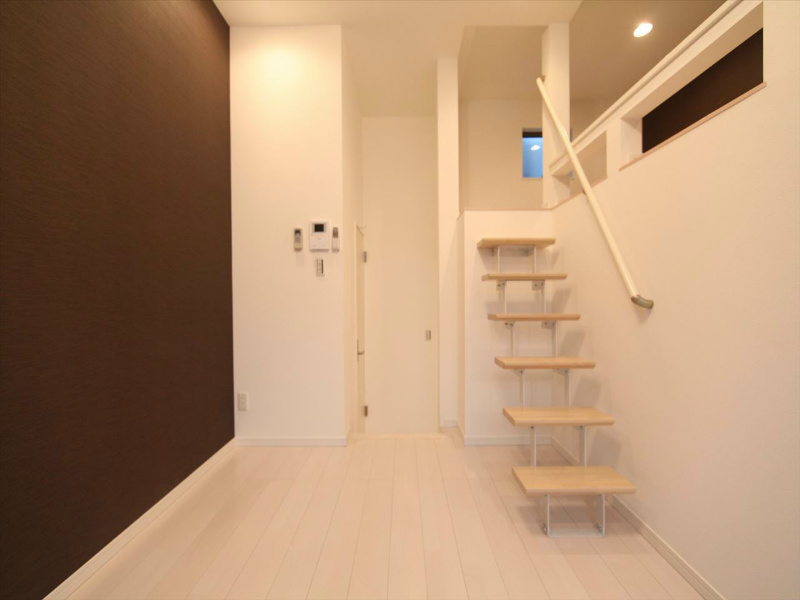 セレーノオオゾネ 洋室6帖　上階ロフト6帖（収納でもお部屋でも使えます）