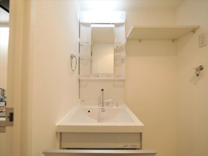 セレーノオオゾネ 脱衣所　独立洗面台（シャンプードレッサー）洗濯機用意できます