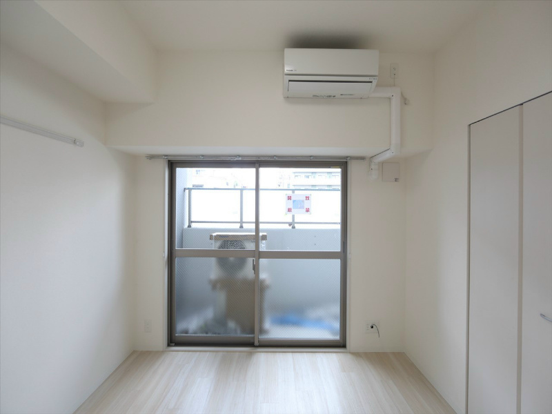 コンセール葵 洋室6帖　クローゼット（収納充実してます）
