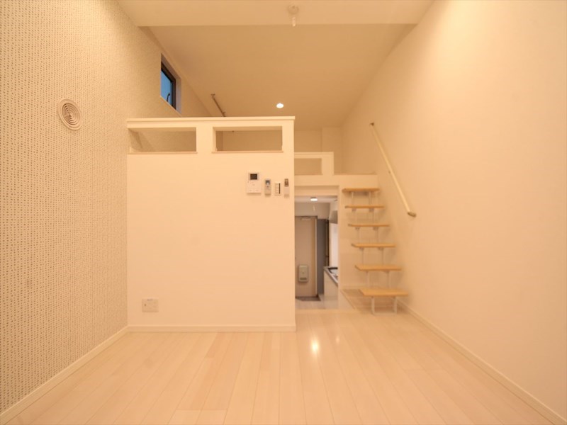 Ｖｉｌｌａ　Ｅｍｉｌｉａ 洋室7帖　ロフト5.8帖（収納にも寝室にも使用できます）