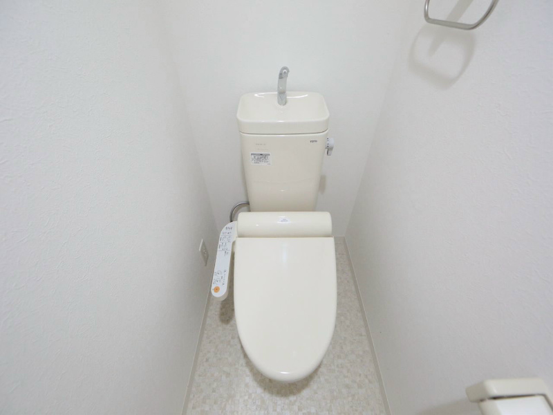 サンエスケーイワタ名城  温水洗浄暖房便座付トイレ