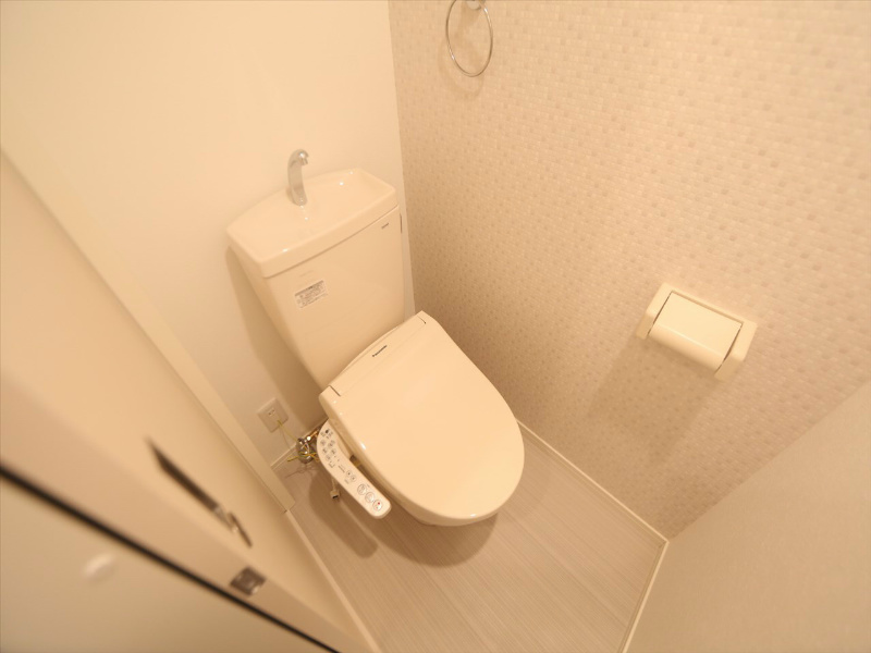 ｉ－ＣＵＢＥ（アイキューブ） 温水洗浄暖房便座付トイレ　イメージ写真