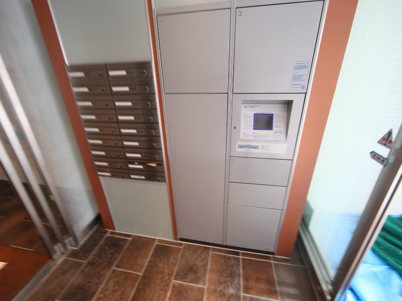 ムーランマグノリア エントランス　宅配ＢＯＸ（不在時に荷物を受け取ることができます）