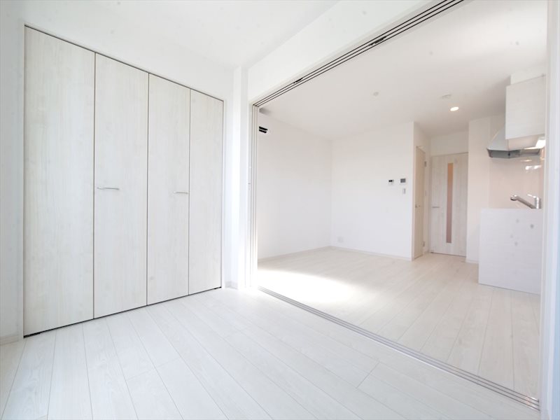 ジュネス内浜町 ＬＤＫ8.1帖　洋室3.5帖　繋げて使用もできます