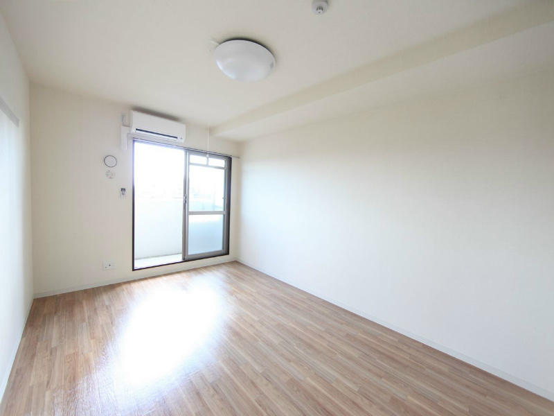 ＴＯＹＯＯＫＡ　ＡＰＡＲＴＭＥＮＴ（トヨオカアパートメント） 洋室9.3帖　クローゼット（収納充実してます）